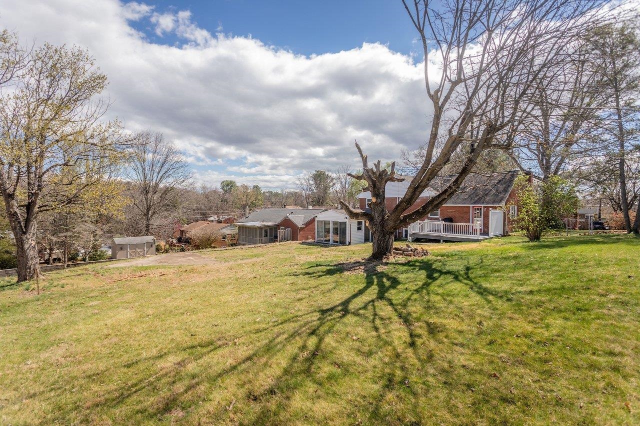 207 BURNLEY DR, STAUNTON, Virginia 24401, 4 Bedrooms Bedrooms, ,2 BathroomsBathrooms,Residential,207 BURNLEY DR,674871 MLS # 674871