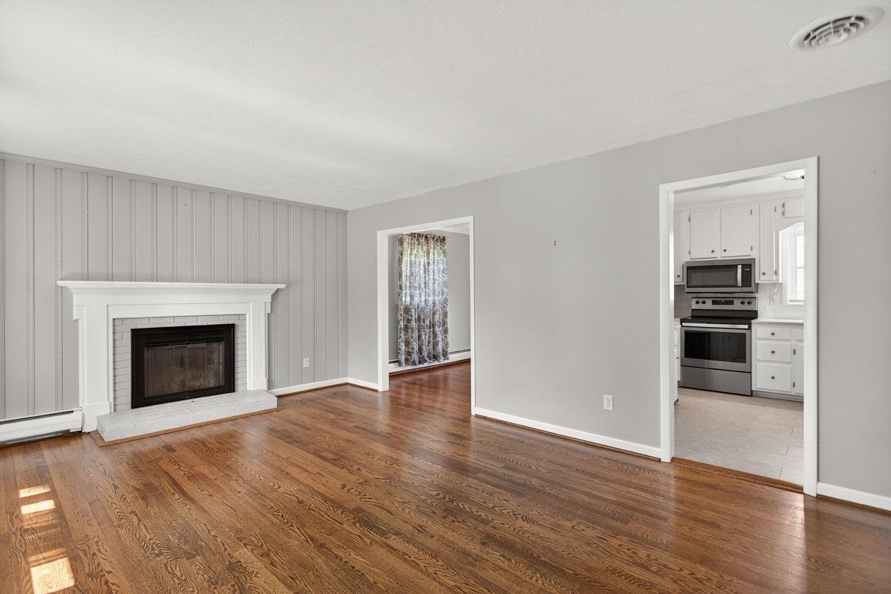 207 BURNLEY DR, STAUNTON, Virginia 24401, 4 Bedrooms Bedrooms, ,2 BathroomsBathrooms,Residential,207 BURNLEY DR,674871 MLS # 674871