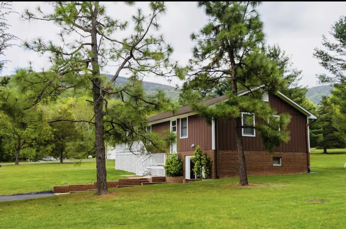 4064 PINE GROVE RD, STANLEY, Virginia 22851, 3 Bedrooms Bedrooms, ,2 BathroomsBathrooms,Residential,YoYos Cabin,4064 PINE GROVE RD,674882 MLS # 674882