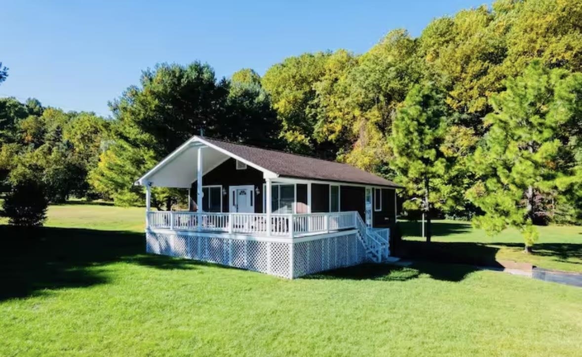 4064 PINE GROVE RD, STANLEY, Virginia 22851, 3 Bedrooms Bedrooms, ,2 BathroomsBathrooms,Residential,YoYos Cabin,4064 PINE GROVE RD,674882 MLS # 674882