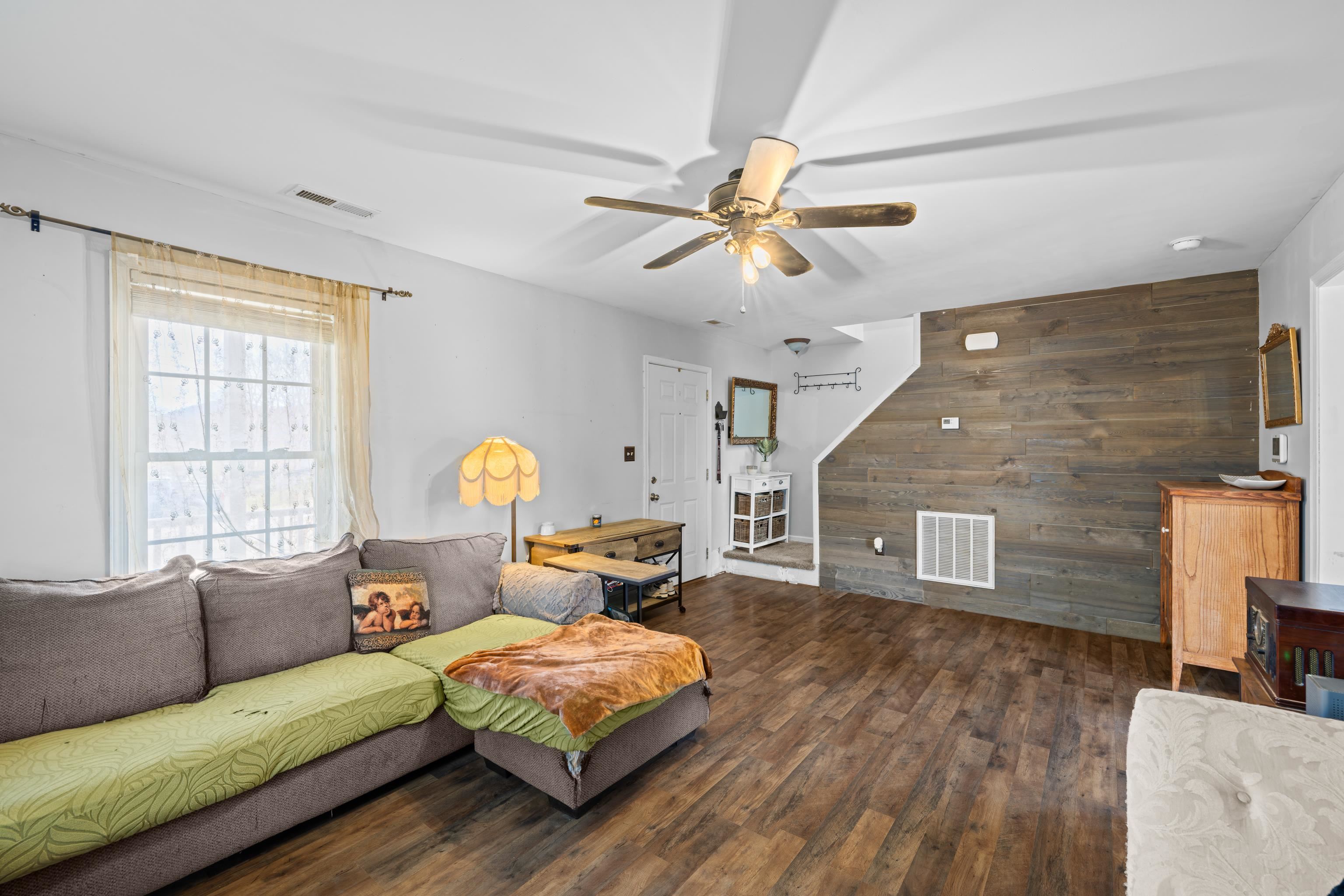 1520 3RD ST, WAYNESBORO, Virginia 22980, 3 Bedrooms Bedrooms, ,2 BathroomsBathrooms,Residential,1520 3RD ST,674888 MLS # 674888