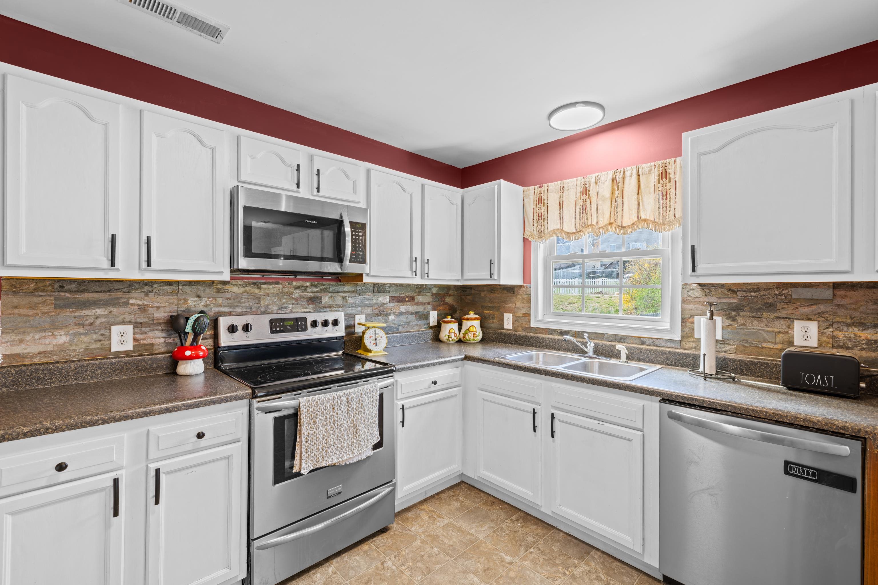 1520 3RD ST, WAYNESBORO, Virginia 22980, 3 Bedrooms Bedrooms, ,2 BathroomsBathrooms,Residential,1520 3RD ST,674888 MLS # 674888