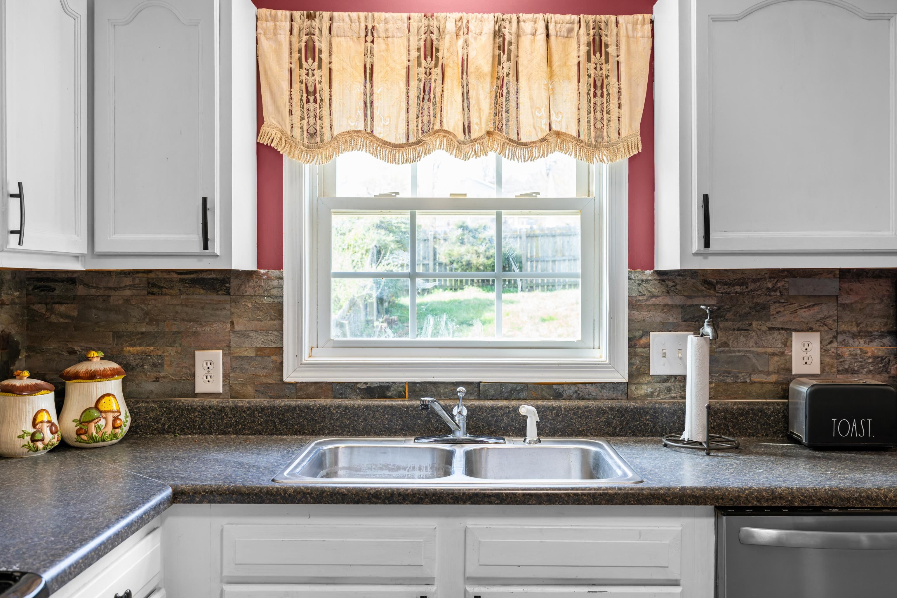 1520 3RD ST, WAYNESBORO, Virginia 22980, 3 Bedrooms Bedrooms, ,2 BathroomsBathrooms,Residential,1520 3RD ST,674888 MLS # 674888