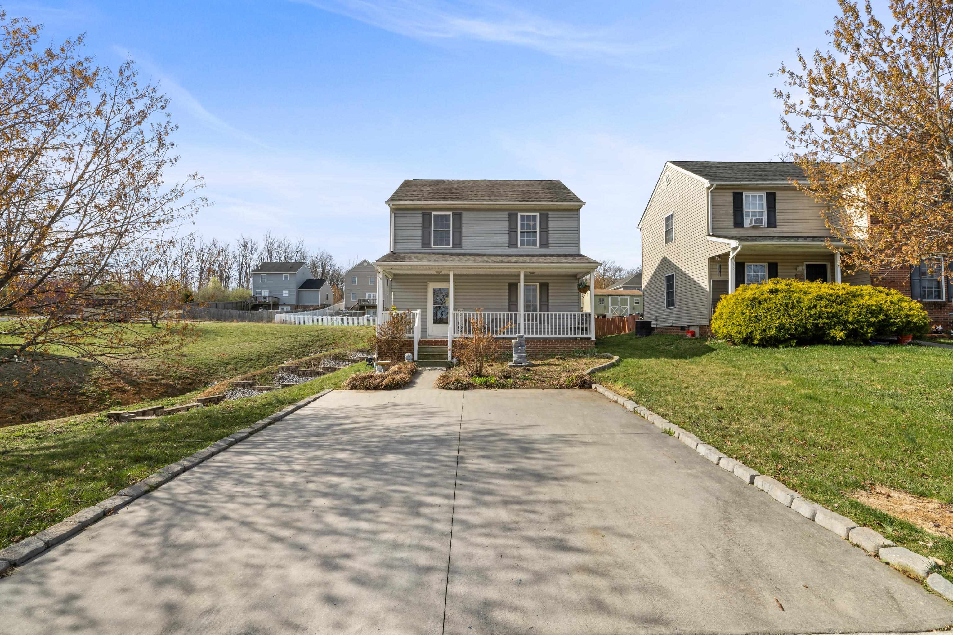 1520 3RD ST, WAYNESBORO, Virginia 22980, 3 Bedrooms Bedrooms, ,2 BathroomsBathrooms,Residential,1520 3RD ST,674888 MLS # 674888