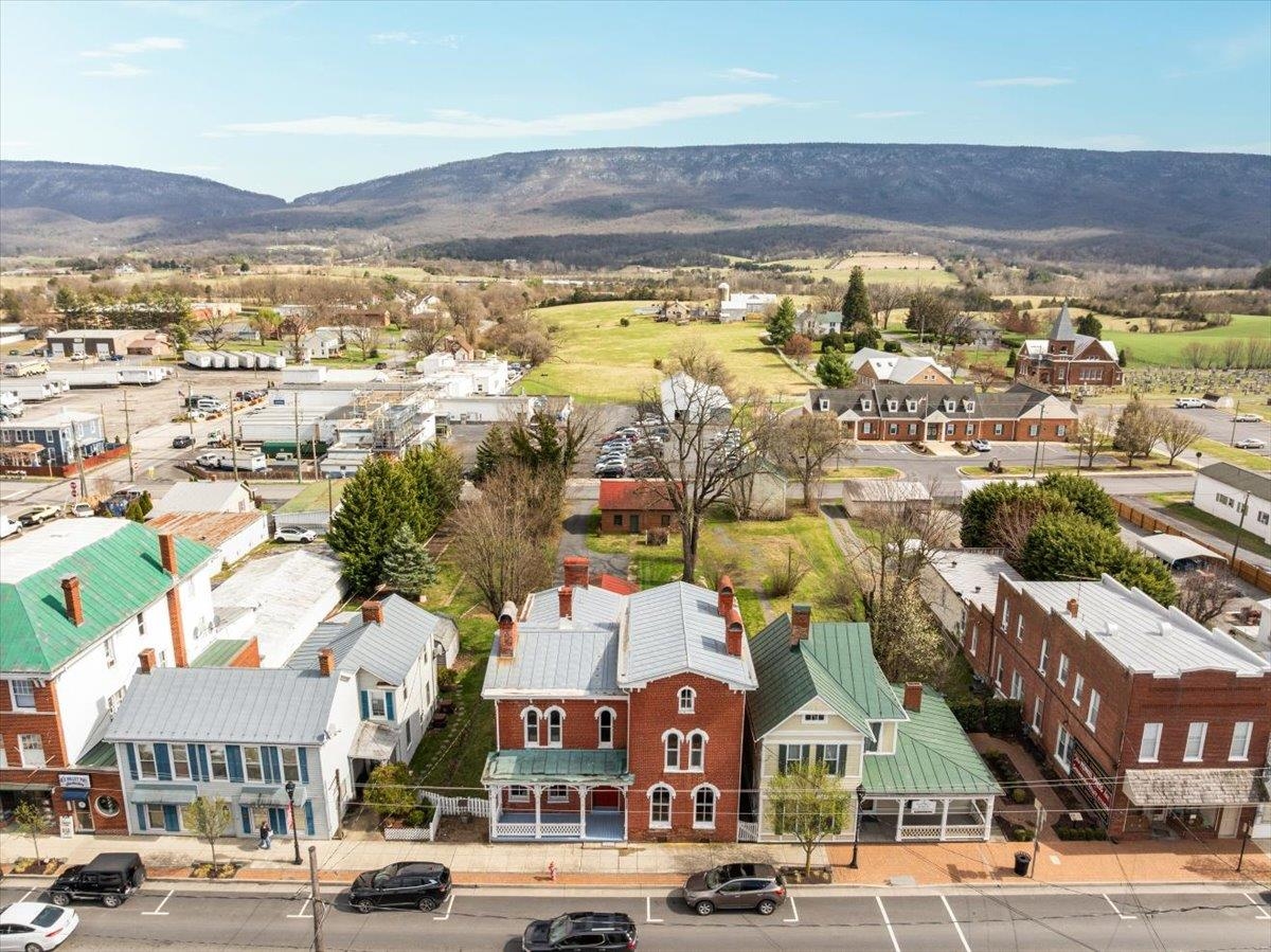 9400 S CONGRESS ST, NEW MARKET, Virginia 22844, ,Commercial,9400 S CONGRESS ST,674897 MLS # 674897 9400 S CONGRESS ST, NEW MARKET, Virginia 22844, ,Commercial,9400 S CONGRESS ST,674897 MLS # 674897