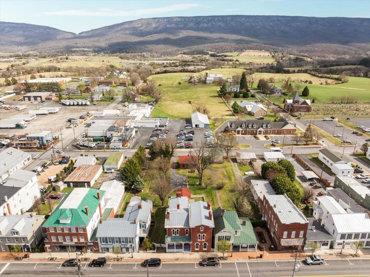 9400 S CONGRESS ST, NEW MARKET, Virginia 22844, ,Commercial,9400 S CONGRESS ST,674897 MLS # 674897 9400 S CONGRESS ST, NEW MARKET, Virginia 22844, ,Commercial,9400 S CONGRESS ST,674897 MLS # 674897