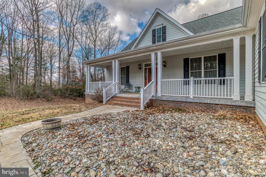 3279 RIDGEVIEW RD, REVA, Virginia 22735, 3 Bedrooms Bedrooms, ,4 BathroomsBathrooms,Residential,3279 RIDGEVIEW RD,VAMA2002628 MLS # VAMA2002628