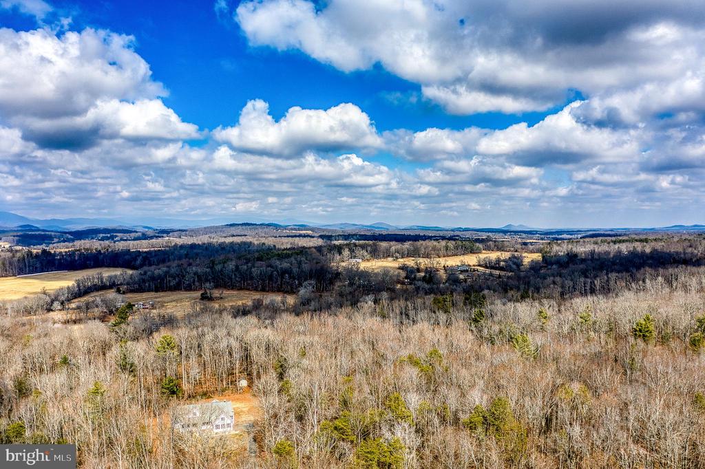 3279 RIDGEVIEW RD, REVA, Virginia 22735, 3 Bedrooms Bedrooms, ,4 BathroomsBathrooms,Residential,3279 RIDGEVIEW RD,VAMA2002628 MLS # VAMA2002628