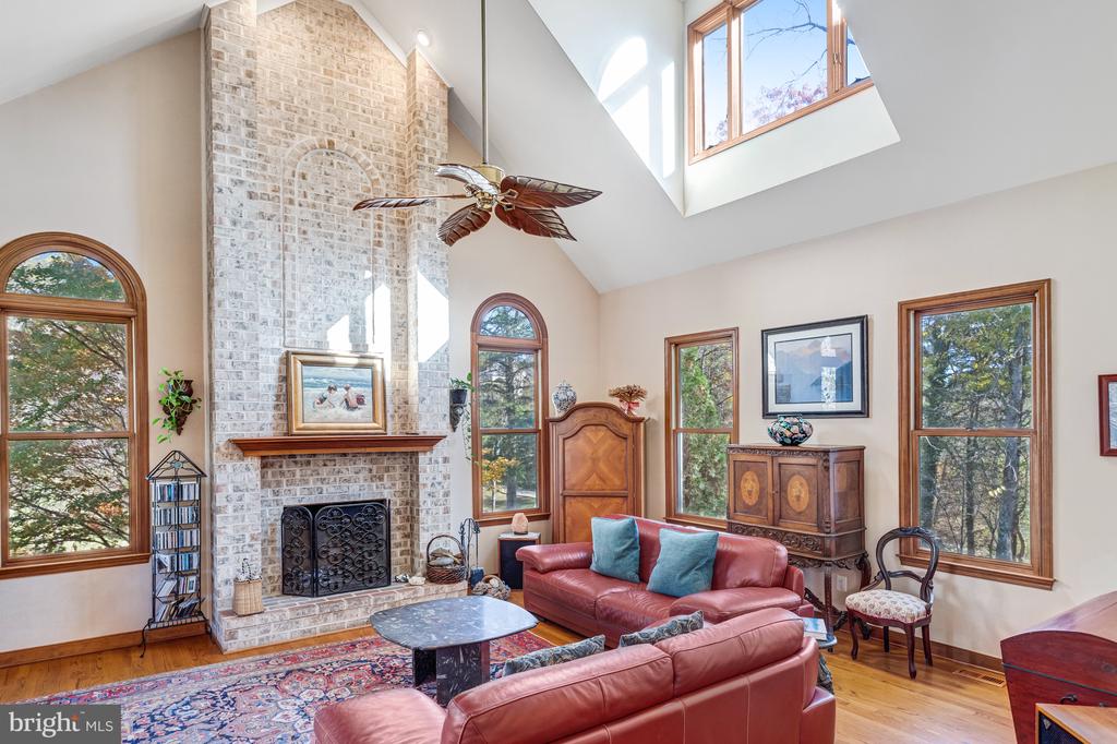 7929 WELLINGTON DR, WARRENTON, Virginia 20186, 3 Bedrooms Bedrooms, ,2 BathroomsBathrooms,Residential,7929 WELLINGTON DR,VAFQ2020850 MLS # VAFQ2020850