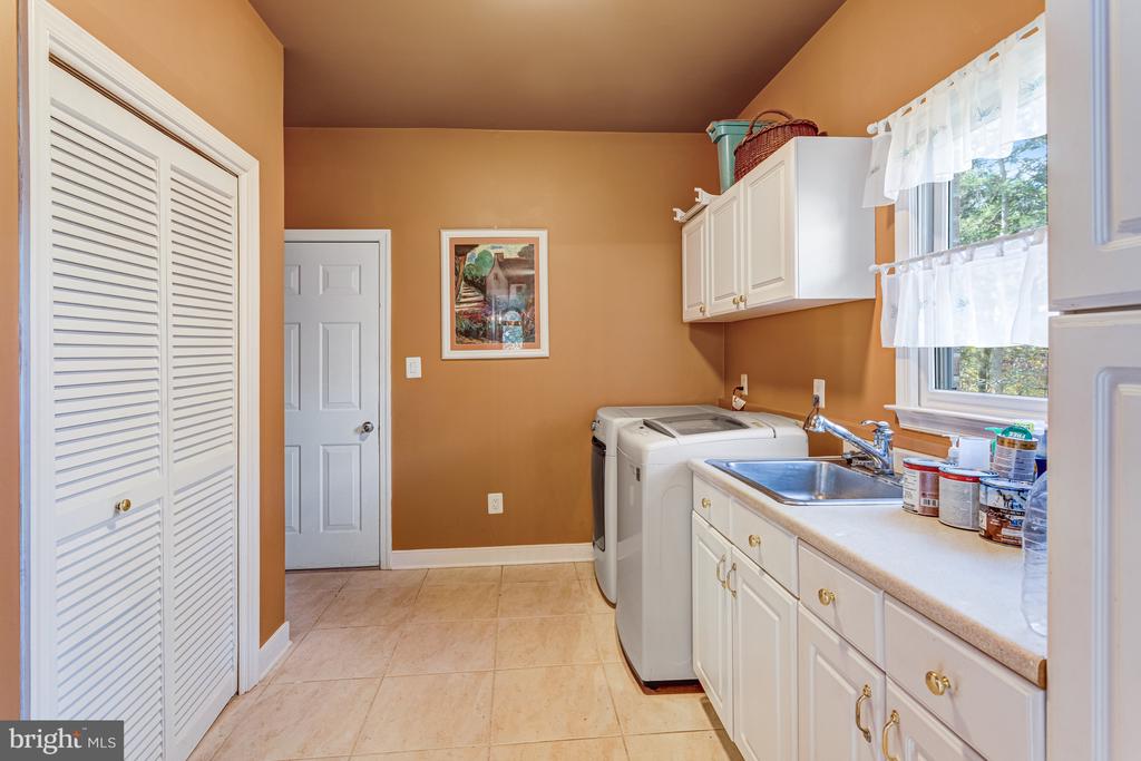 7929 WELLINGTON DR, WARRENTON, Virginia 20186, 3 Bedrooms Bedrooms, ,2 BathroomsBathrooms,Residential,7929 WELLINGTON DR,VAFQ2020850 MLS # VAFQ2020850