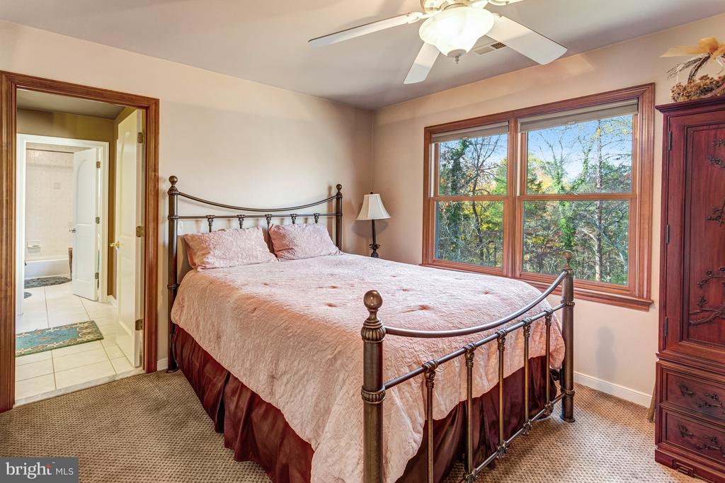 7929 WELLINGTON DR, WARRENTON, Virginia 20186, 3 Bedrooms Bedrooms, ,2 BathroomsBathrooms,Residential,7929 WELLINGTON DR,VAFQ2020850 MLS # VAFQ2020850