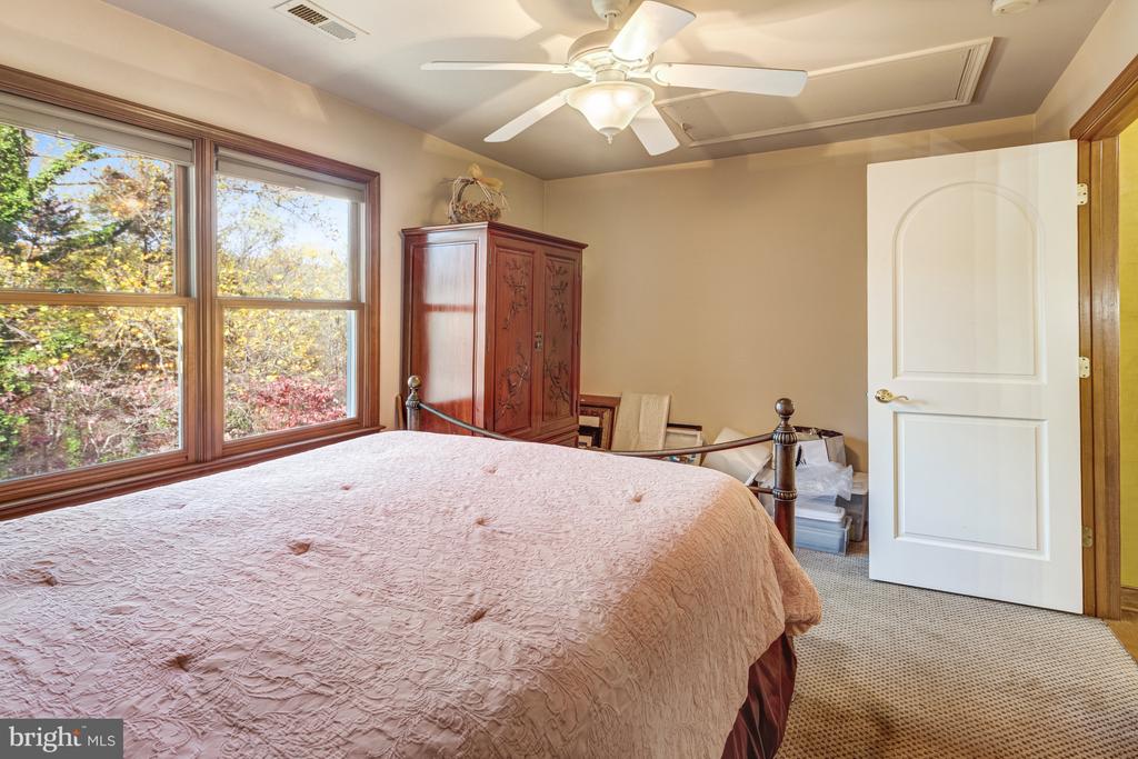 7929 WELLINGTON DR, WARRENTON, Virginia 20186, 3 Bedrooms Bedrooms, ,2 BathroomsBathrooms,Residential,7929 WELLINGTON DR,VAFQ2020850 MLS # VAFQ2020850