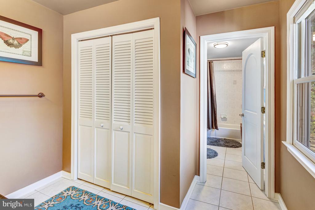 7929 WELLINGTON DR, WARRENTON, Virginia 20186, 3 Bedrooms Bedrooms, ,2 BathroomsBathrooms,Residential,7929 WELLINGTON DR,VAFQ2020850 MLS # VAFQ2020850