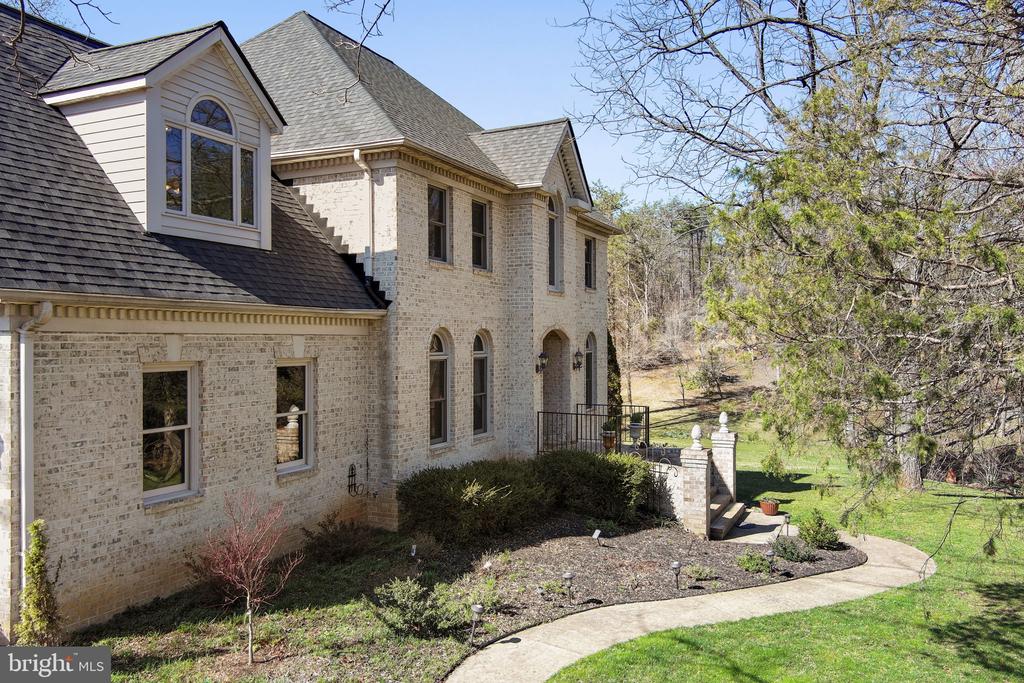 7929 WELLINGTON DR, WARRENTON, Virginia 20186, 3 Bedrooms Bedrooms, ,2 BathroomsBathrooms,Residential,7929 WELLINGTON DR,VAFQ2020850 MLS # VAFQ2020850