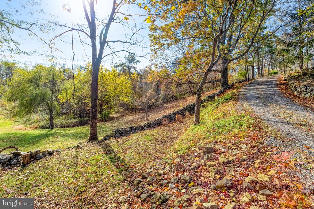 7929 WELLINGTON DR, WARRENTON, Virginia 20186, 3 Bedrooms Bedrooms, ,2 BathroomsBathrooms,Residential,7929 WELLINGTON DR,VAFQ2020850 MLS # VAFQ2020850