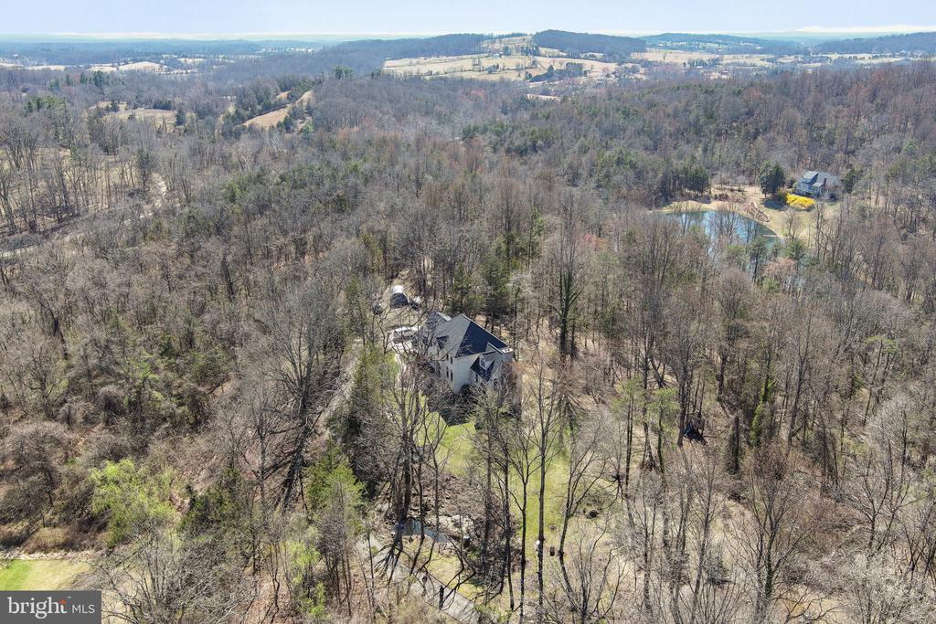 7929 WELLINGTON DR, WARRENTON, Virginia 20186, 3 Bedrooms Bedrooms, ,2 BathroomsBathrooms,Residential,7929 WELLINGTON DR,VAFQ2020850 MLS # VAFQ2020850