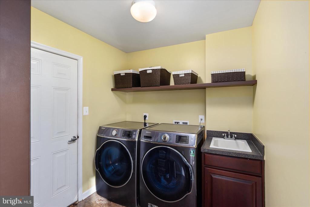 7494 EDINGTON DR, WARRENTON, Virginia, 4 Bedrooms Bedrooms, ,4 BathroomsBathrooms,Residential,7494 EDINGTON DR,VAFQ2020938 MLS # VAFQ2020938