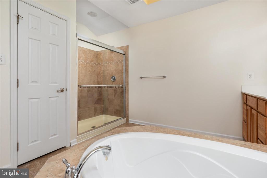 7494 EDINGTON DR, WARRENTON, Virginia, 4 Bedrooms Bedrooms, ,4 BathroomsBathrooms,Residential,7494 EDINGTON DR,VAFQ2020938 MLS # VAFQ2020938