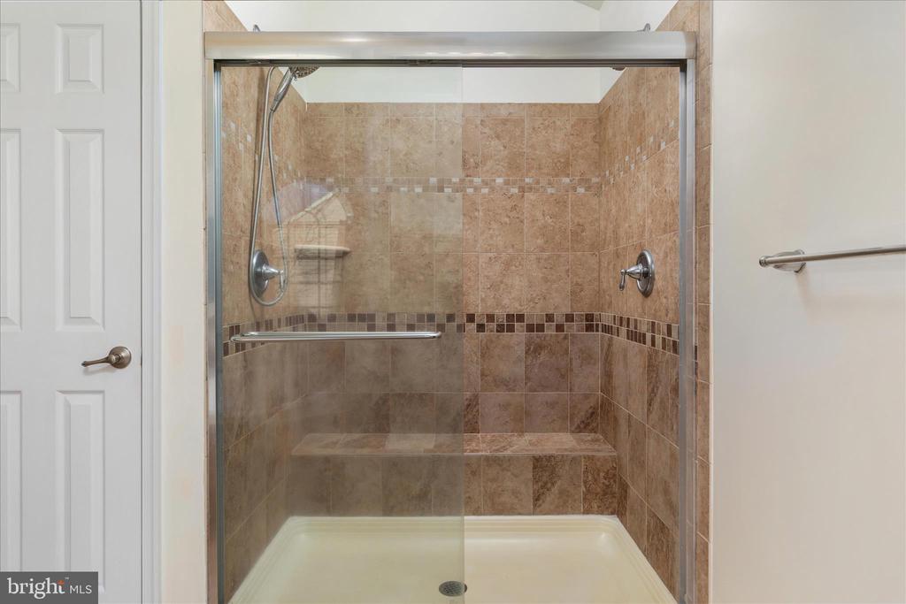 7494 EDINGTON DR, WARRENTON, Virginia, 4 Bedrooms Bedrooms, ,4 BathroomsBathrooms,Residential,7494 EDINGTON DR,VAFQ2020938 MLS # VAFQ2020938