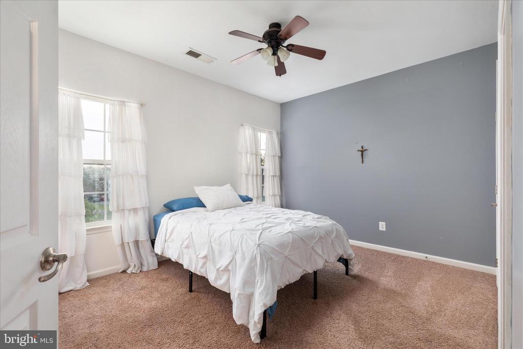 7494 EDINGTON DR, WARRENTON, Virginia, 4 Bedrooms Bedrooms, ,4 BathroomsBathrooms,Residential,7494 EDINGTON DR,VAFQ2020938 MLS # VAFQ2020938