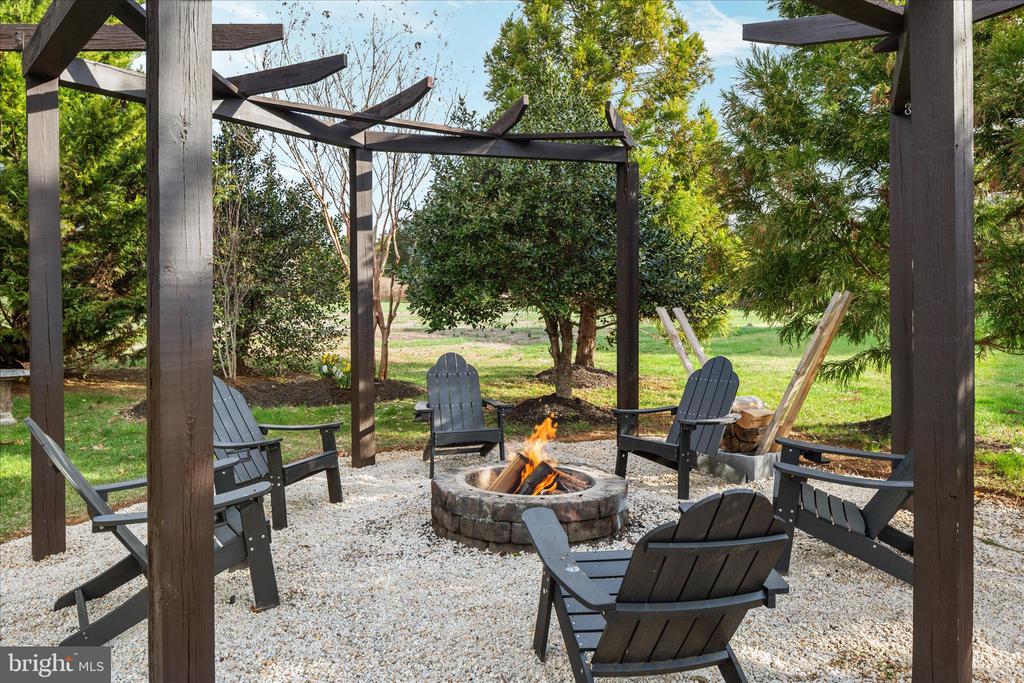 7494 EDINGTON DR, WARRENTON, Virginia, 4 Bedrooms Bedrooms, ,4 BathroomsBathrooms,Residential,7494 EDINGTON DR,VAFQ2020938 MLS # VAFQ2020938