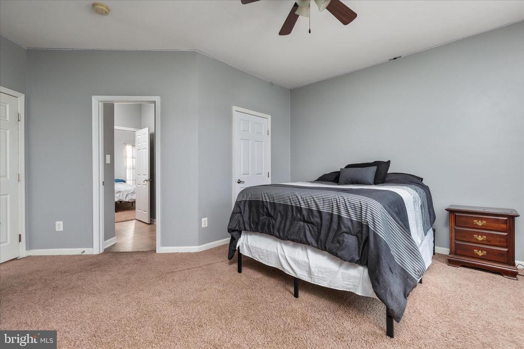 7494 EDINGTON DR, WARRENTON, Virginia, 4 Bedrooms Bedrooms, ,4 BathroomsBathrooms,Residential,7494 EDINGTON DR,VAFQ2020938 MLS # VAFQ2020938