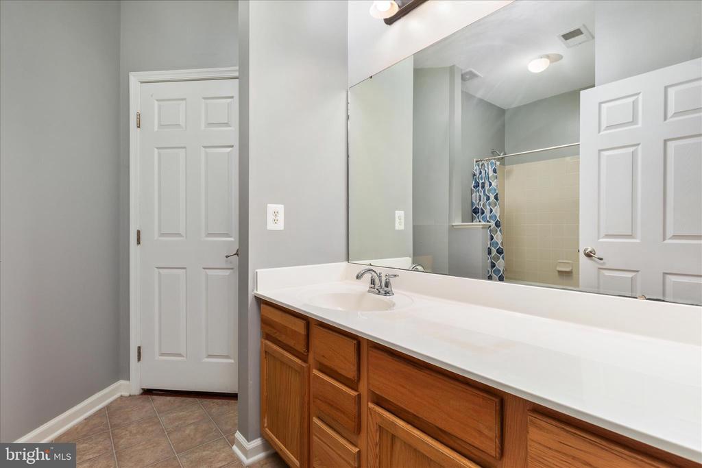 7494 EDINGTON DR, WARRENTON, Virginia, 4 Bedrooms Bedrooms, ,4 BathroomsBathrooms,Residential,7494 EDINGTON DR,VAFQ2020938 MLS # VAFQ2020938