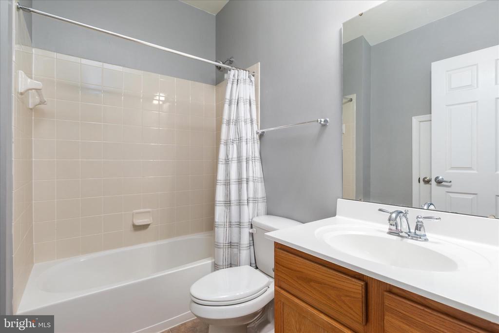 7494 EDINGTON DR, WARRENTON, Virginia, 4 Bedrooms Bedrooms, ,4 BathroomsBathrooms,Residential,7494 EDINGTON DR,VAFQ2020938 MLS # VAFQ2020938