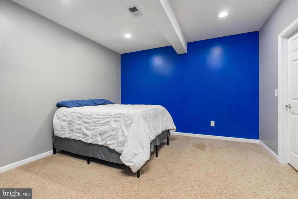 7494 EDINGTON DR, WARRENTON, Virginia, 4 Bedrooms Bedrooms, ,4 BathroomsBathrooms,Residential,7494 EDINGTON DR,VAFQ2020938 MLS # VAFQ2020938