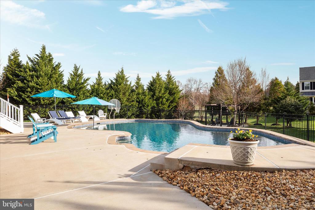 7494 EDINGTON DR, WARRENTON, Virginia, 4 Bedrooms Bedrooms, ,4 BathroomsBathrooms,Residential,7494 EDINGTON DR,VAFQ2020938 MLS # VAFQ2020938