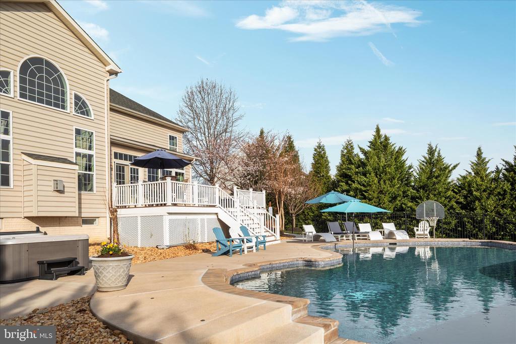 7494 EDINGTON DR, WARRENTON, Virginia, 4 Bedrooms Bedrooms, ,4 BathroomsBathrooms,Residential,7494 EDINGTON DR,VAFQ2020938 MLS # VAFQ2020938