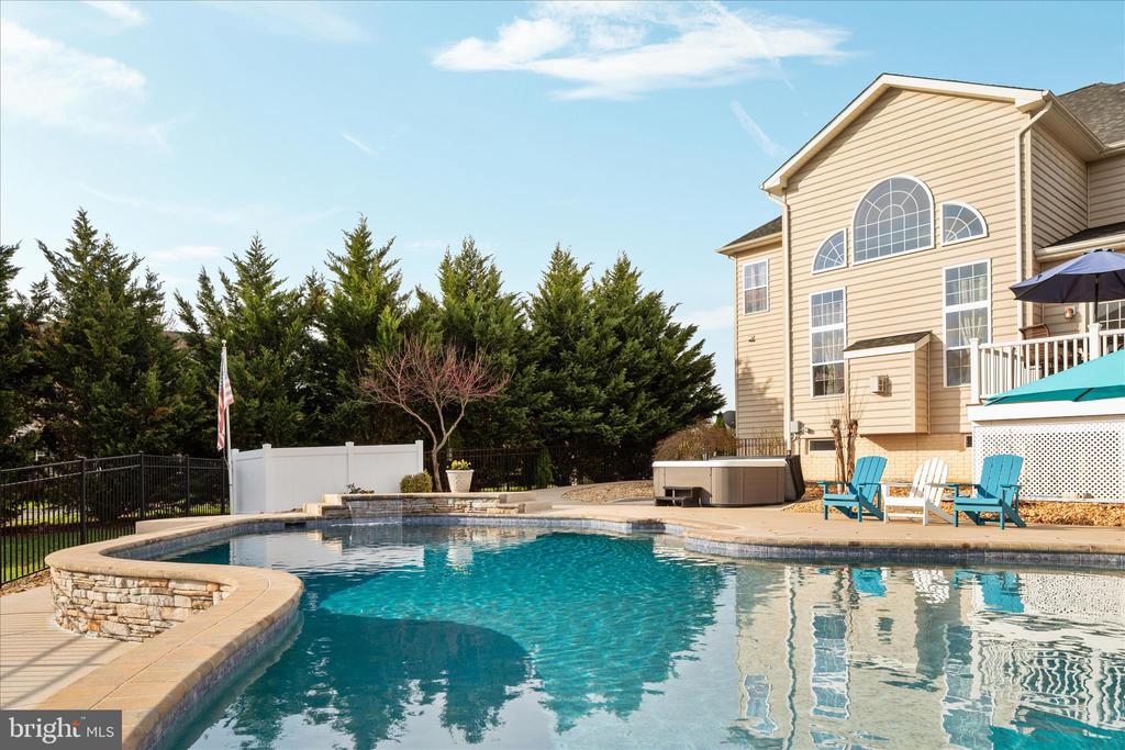 7494 EDINGTON DR, WARRENTON, Virginia, 4 Bedrooms Bedrooms, ,4 BathroomsBathrooms,Residential,7494 EDINGTON DR,VAFQ2020938 MLS # VAFQ2020938