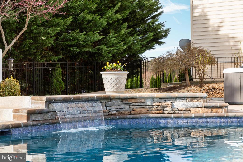 7494 EDINGTON DR, WARRENTON, Virginia, 4 Bedrooms Bedrooms, ,4 BathroomsBathrooms,Residential,7494 EDINGTON DR,VAFQ2020938 MLS # VAFQ2020938