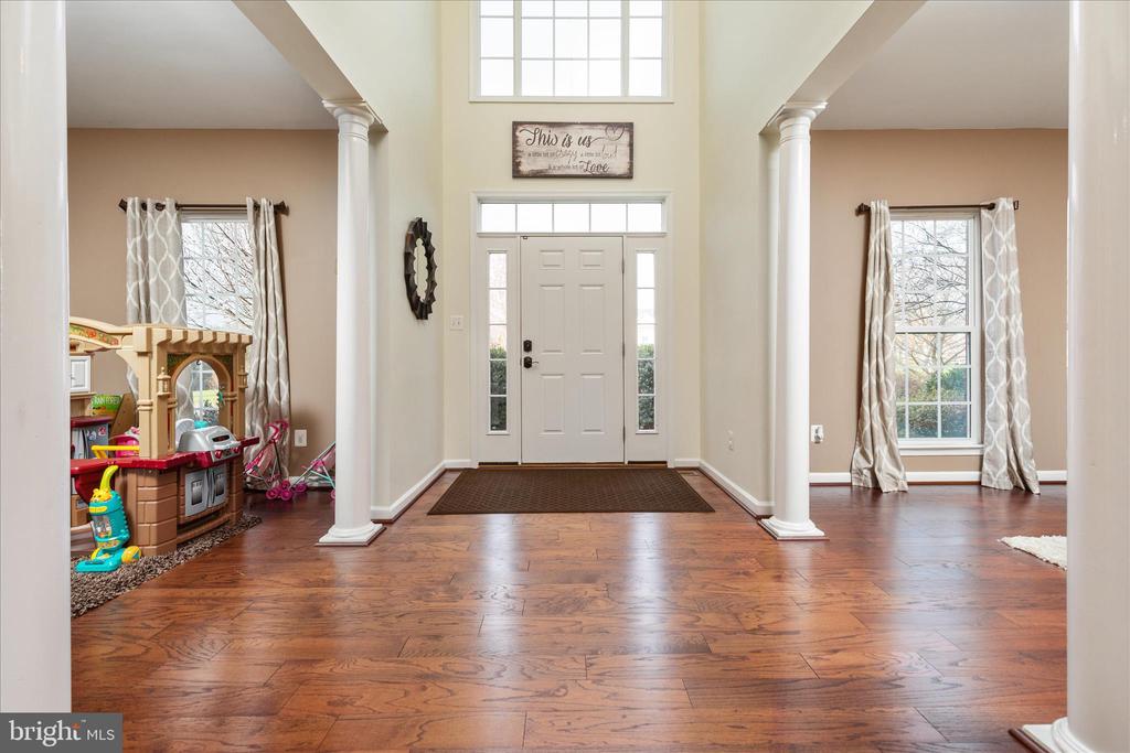 7494 EDINGTON DR, WARRENTON, Virginia, 4 Bedrooms Bedrooms, ,4 BathroomsBathrooms,Residential,7494 EDINGTON DR,VAFQ2020938 MLS # VAFQ2020938