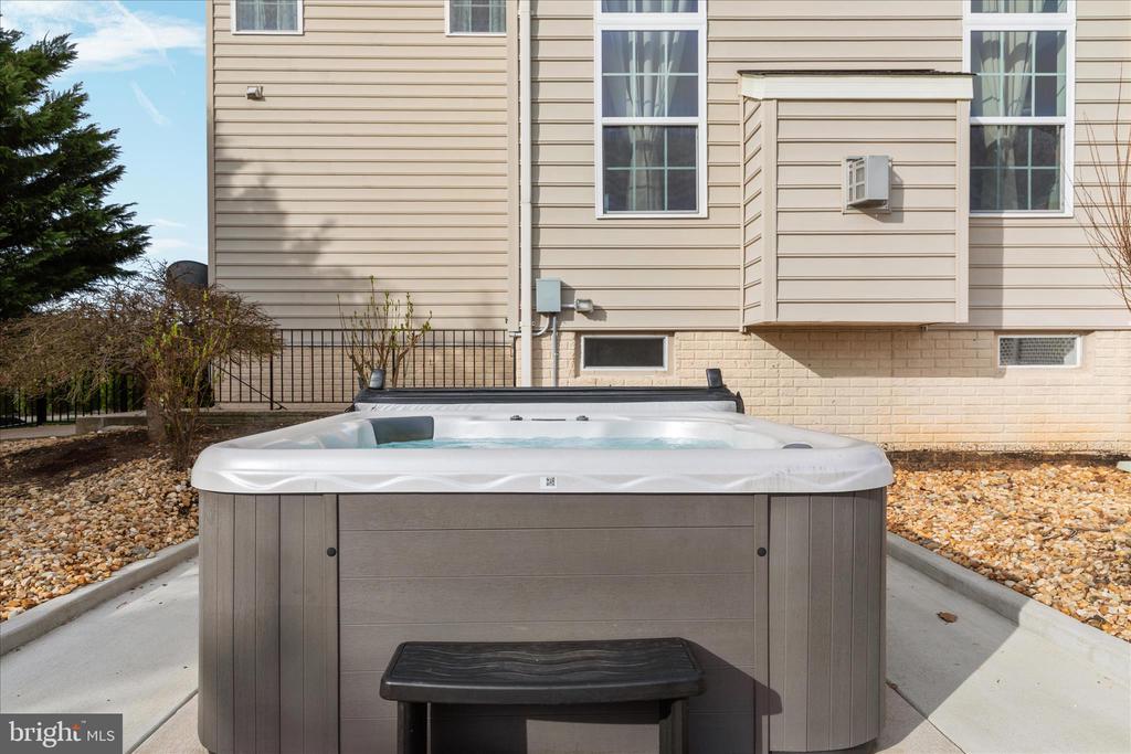 7494 EDINGTON DR, WARRENTON, Virginia, 4 Bedrooms Bedrooms, ,4 BathroomsBathrooms,Residential,7494 EDINGTON DR,VAFQ2020938 MLS # VAFQ2020938