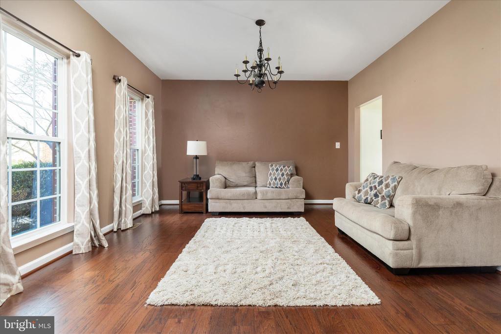 7494 EDINGTON DR, WARRENTON, Virginia, 4 Bedrooms Bedrooms, ,4 BathroomsBathrooms,Residential,7494 EDINGTON DR,VAFQ2020938 MLS # VAFQ2020938