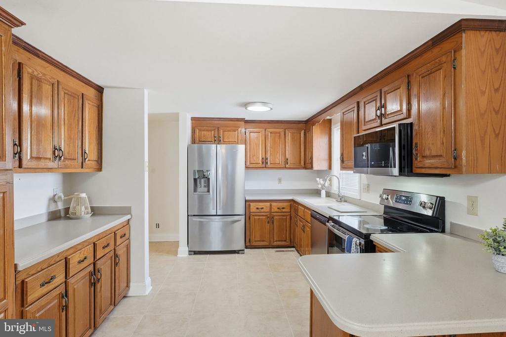 308 WESTOVER PKWY, LOCUST GROVE, Virginia 22508, 4 Bedrooms Bedrooms, ,3 BathroomsBathrooms,Residential,308 WESTOVER PKWY,VAOR2013510 MLS # VAOR2013510