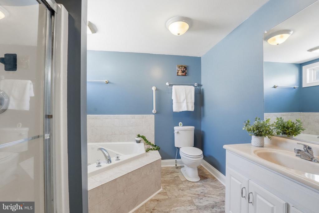 308 WESTOVER PKWY, LOCUST GROVE, Virginia 22508, 4 Bedrooms Bedrooms, ,3 BathroomsBathrooms,Residential,308 WESTOVER PKWY,VAOR2013510 MLS # VAOR2013510