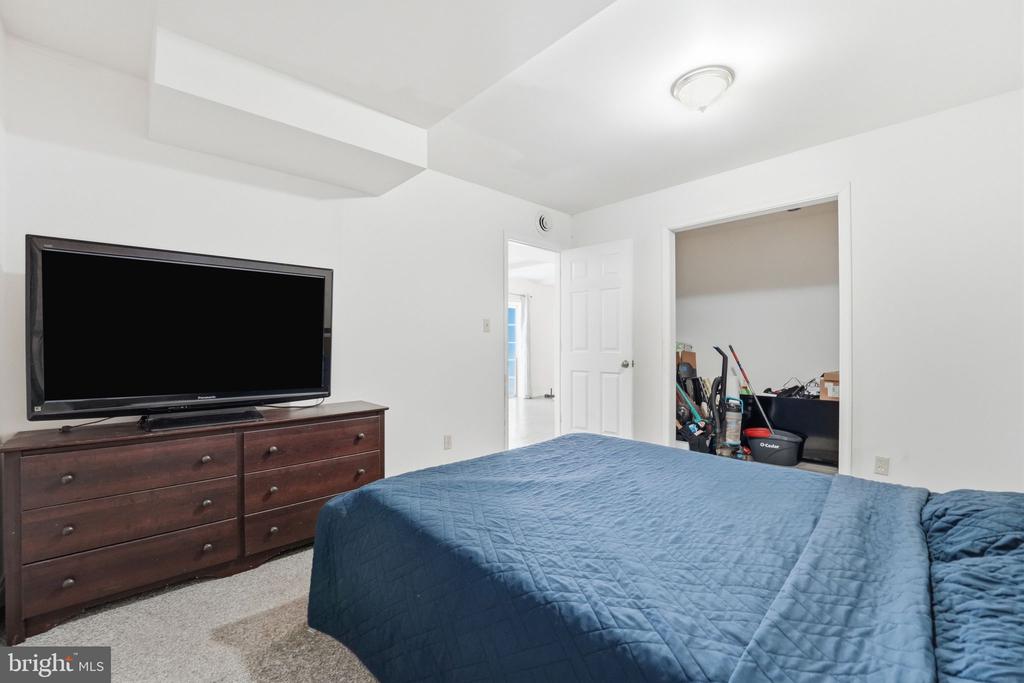 308 WESTOVER PKWY, LOCUST GROVE, Virginia 22508, 4 Bedrooms Bedrooms, ,3 BathroomsBathrooms,Residential,308 WESTOVER PKWY,VAOR2013510 MLS # VAOR2013510