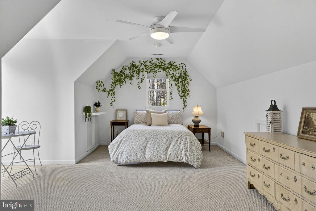 16199 COVEY CIR, AMISSVILLE, Virginia 20106, 4 Bedrooms Bedrooms, ,4 BathroomsBathrooms,Residential,16199 COVEY CIR,VACU2013100 MLS # VACU2013100