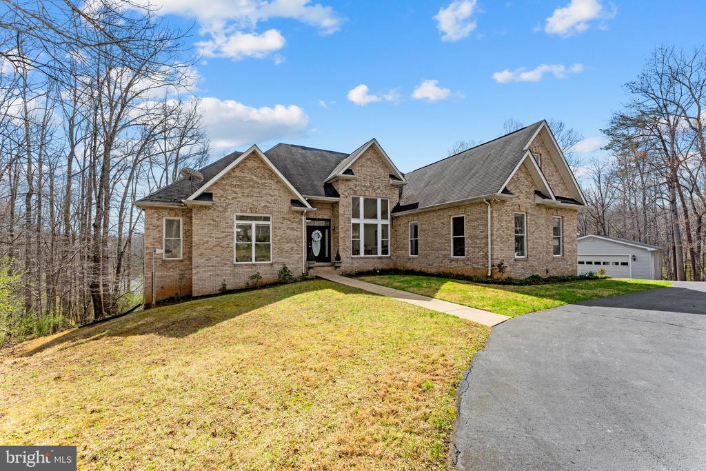 16199 COVEY CIR, AMISSVILLE, Virginia 20106, 4 Bedrooms Bedrooms, ,4 BathroomsBathrooms,Residential,16199 COVEY CIR,VACU2013100 MLS # VACU2013100