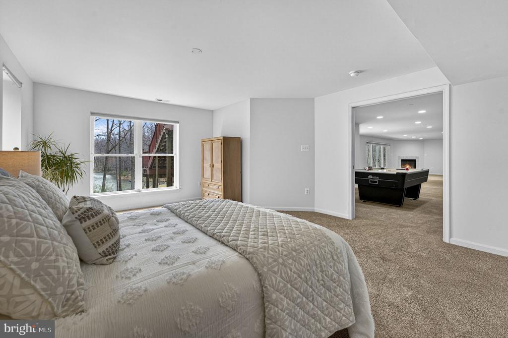 16199 COVEY CIR, AMISSVILLE, Virginia 20106, 4 Bedrooms Bedrooms, ,4 BathroomsBathrooms,Residential,16199 COVEY CIR,VACU2013100 MLS # VACU2013100