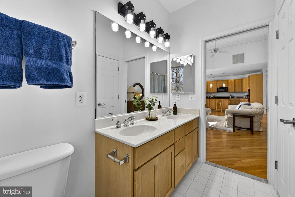 16199 COVEY CIR, AMISSVILLE, Virginia 20106, 4 Bedrooms Bedrooms, ,4 BathroomsBathrooms,Residential,16199 COVEY CIR,VACU2013100 MLS # VACU2013100