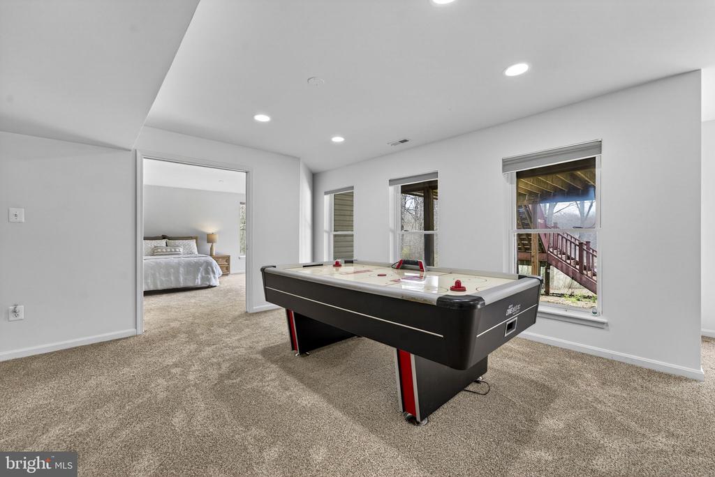 16199 COVEY CIR, AMISSVILLE, Virginia 20106, 4 Bedrooms Bedrooms, ,4 BathroomsBathrooms,Residential,16199 COVEY CIR,VACU2013100 MLS # VACU2013100