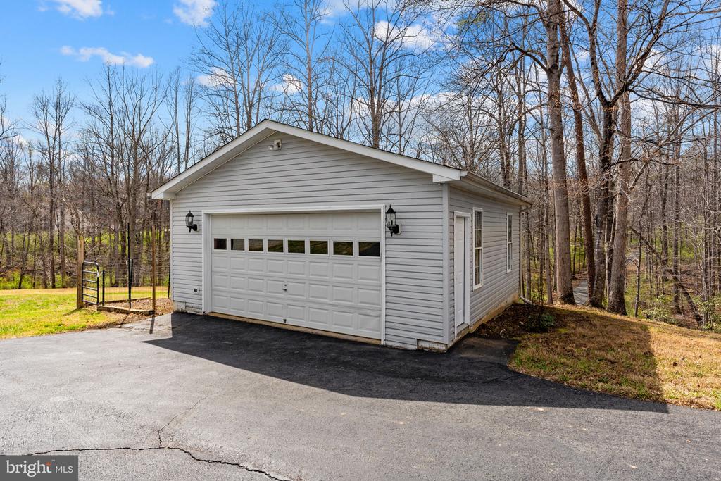 16199 COVEY CIR, AMISSVILLE, Virginia 20106, 4 Bedrooms Bedrooms, ,4 BathroomsBathrooms,Residential,16199 COVEY CIR,VACU2013100 MLS # VACU2013100