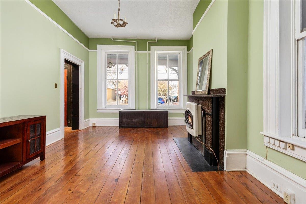 9400 S CONGRESS ST, NEW MARKET, Virginia 22844, 4 Bedrooms Bedrooms, ,2 BathroomsBathrooms,Residential,9400 S CONGRESS ST,674599 MLS # 674599