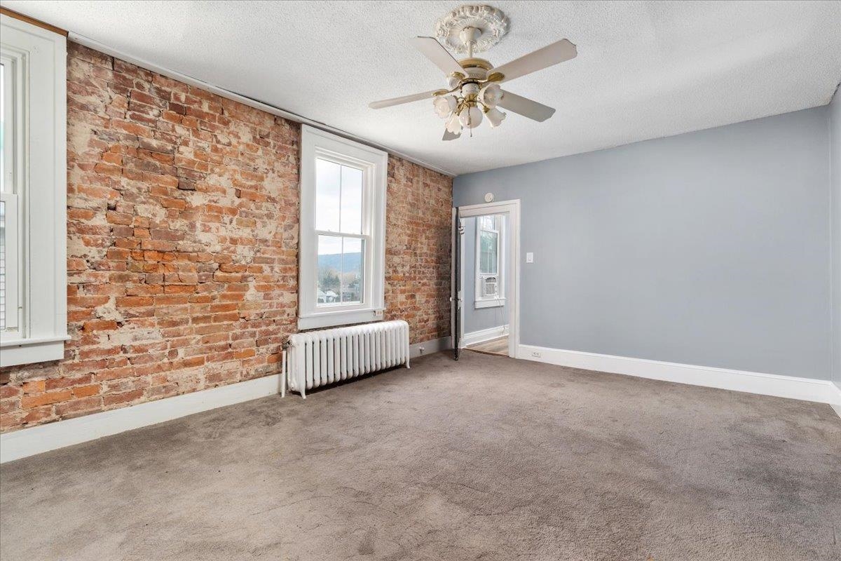 9400 S CONGRESS ST, NEW MARKET, Virginia 22844, 4 Bedrooms Bedrooms, ,2 BathroomsBathrooms,Residential,9400 S CONGRESS ST,674599 MLS # 674599