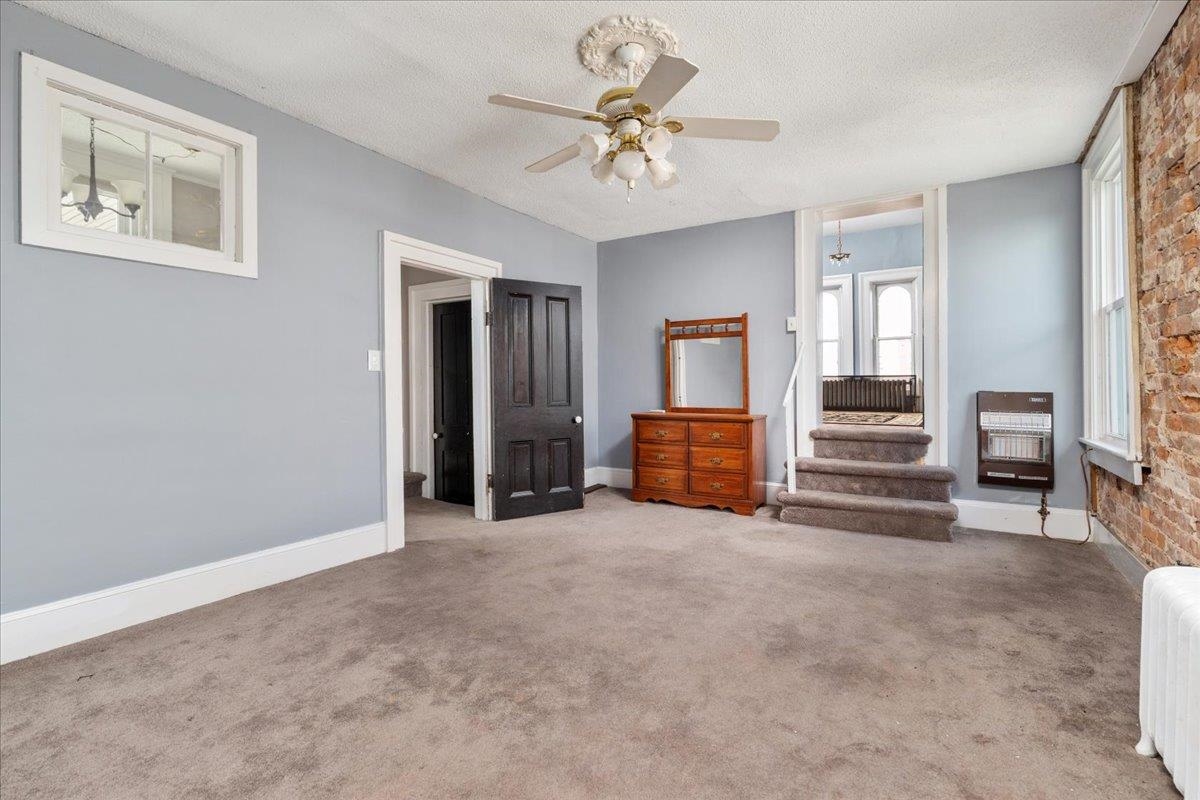 9400 S CONGRESS ST, NEW MARKET, Virginia 22844, 4 Bedrooms Bedrooms, ,2 BathroomsBathrooms,Residential,9400 S CONGRESS ST,674599 MLS # 674599