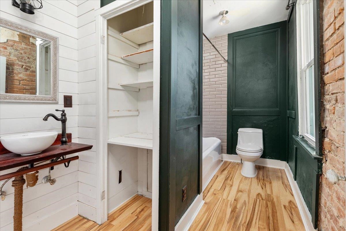 9400 S CONGRESS ST, NEW MARKET, Virginia 22844, 4 Bedrooms Bedrooms, ,2 BathroomsBathrooms,Residential,9400 S CONGRESS ST,674599 MLS # 674599