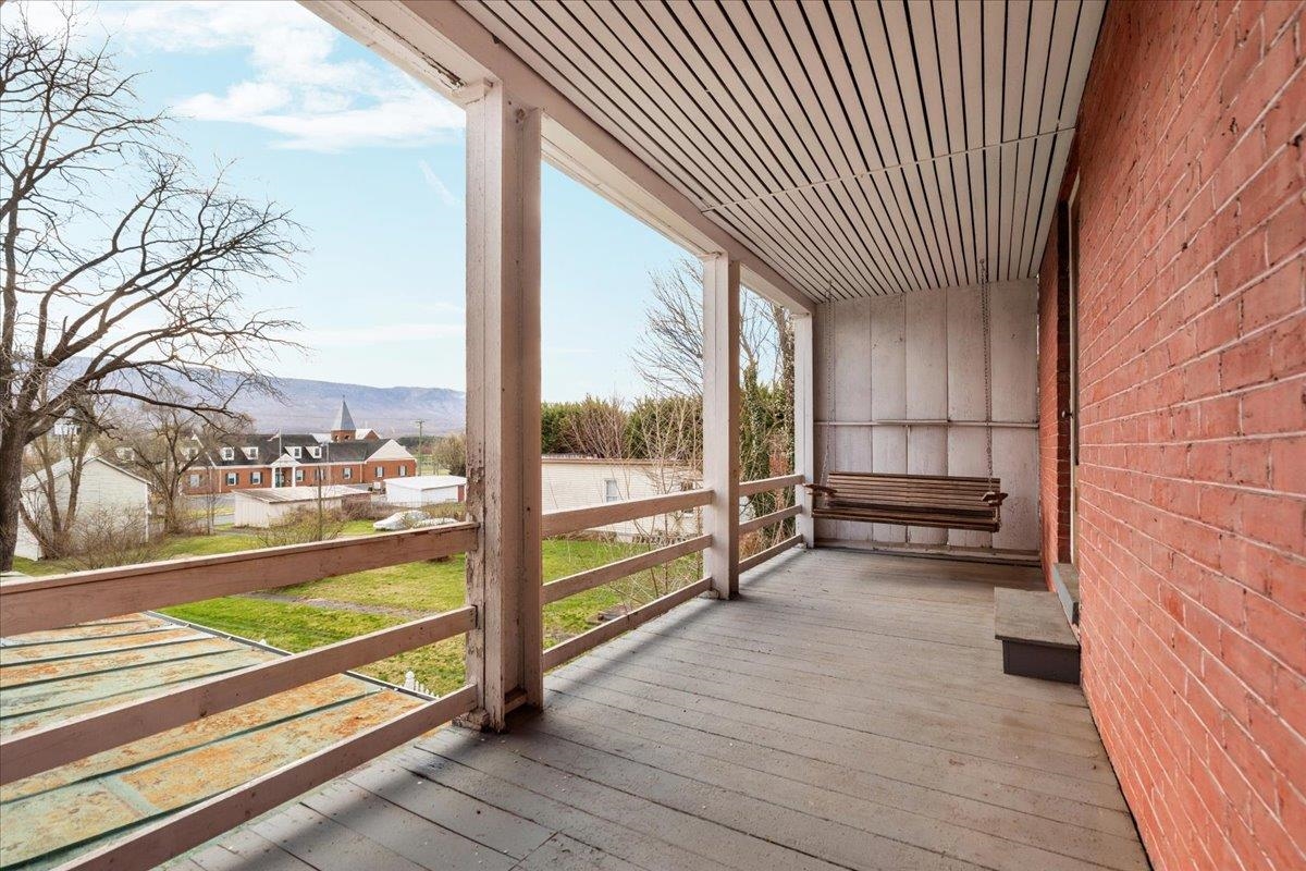 9400 S CONGRESS ST, NEW MARKET, Virginia 22844, 4 Bedrooms Bedrooms, ,2 BathroomsBathrooms,Residential,9400 S CONGRESS ST,674599 MLS # 674599